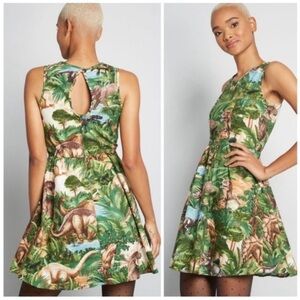 Retrolicious Fit and Flare Dinosaur Print Dress with Pockets Size Large